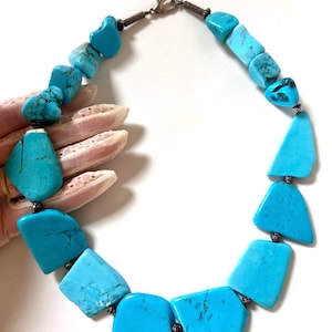 Vintage chunky Genuine Turquoise Beads Necklace , Blue Tribal necklace, Western necklace 1970s / Gift for her