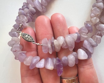 Vintage Lavender Amethyst Chip Necklace: Frosted Crystal Beaded, 1960s