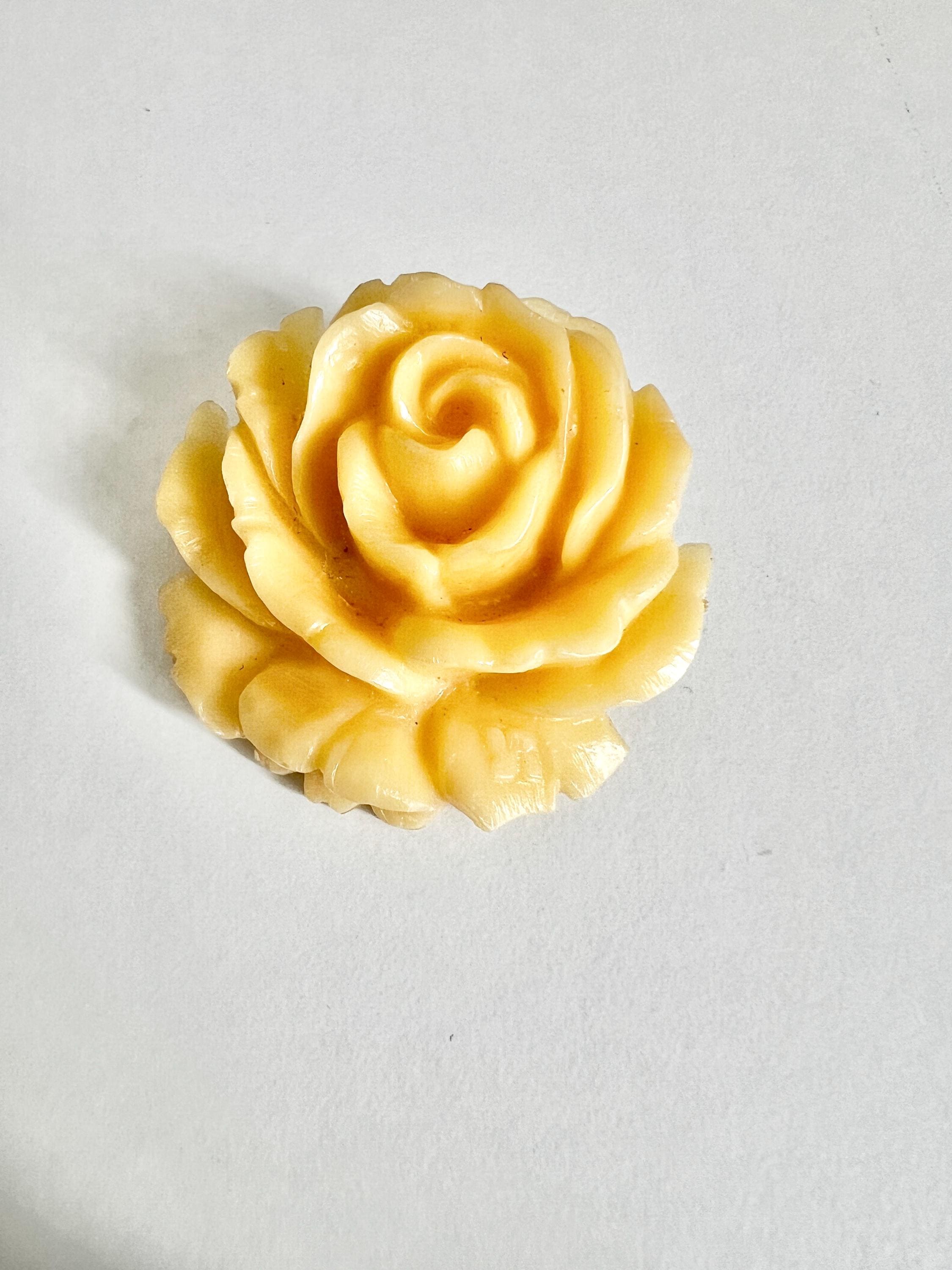 ヴィンテージ フランス製 彫刻入り バラの花 プラスチック ブローチ 