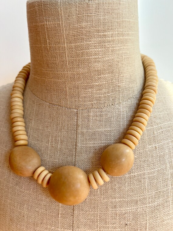 Vintage handmade Tugua nuts beaded necklace State… - image 9
