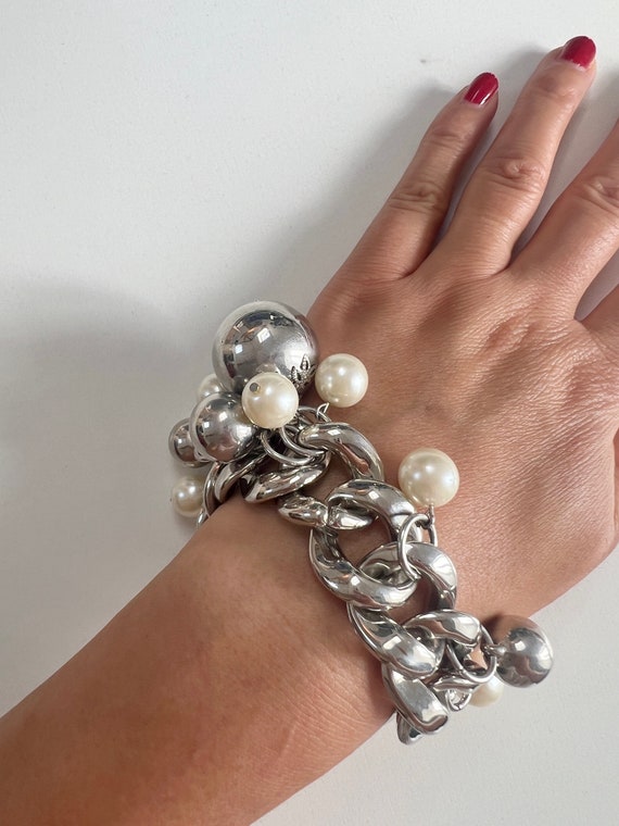 Vintage white faux pearl and silver ball cluster … - image 10