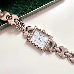 Vintage DOMI quartz Silver Wrist Watch women’ fashion watch jewellery from 1970s, France, Marked