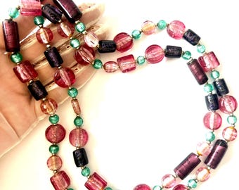 Vintage superlange kleurrijke ketting van muranoglaskralen jaren 1970 handgemaakte Happy Dopamine-sieraden 99 cm