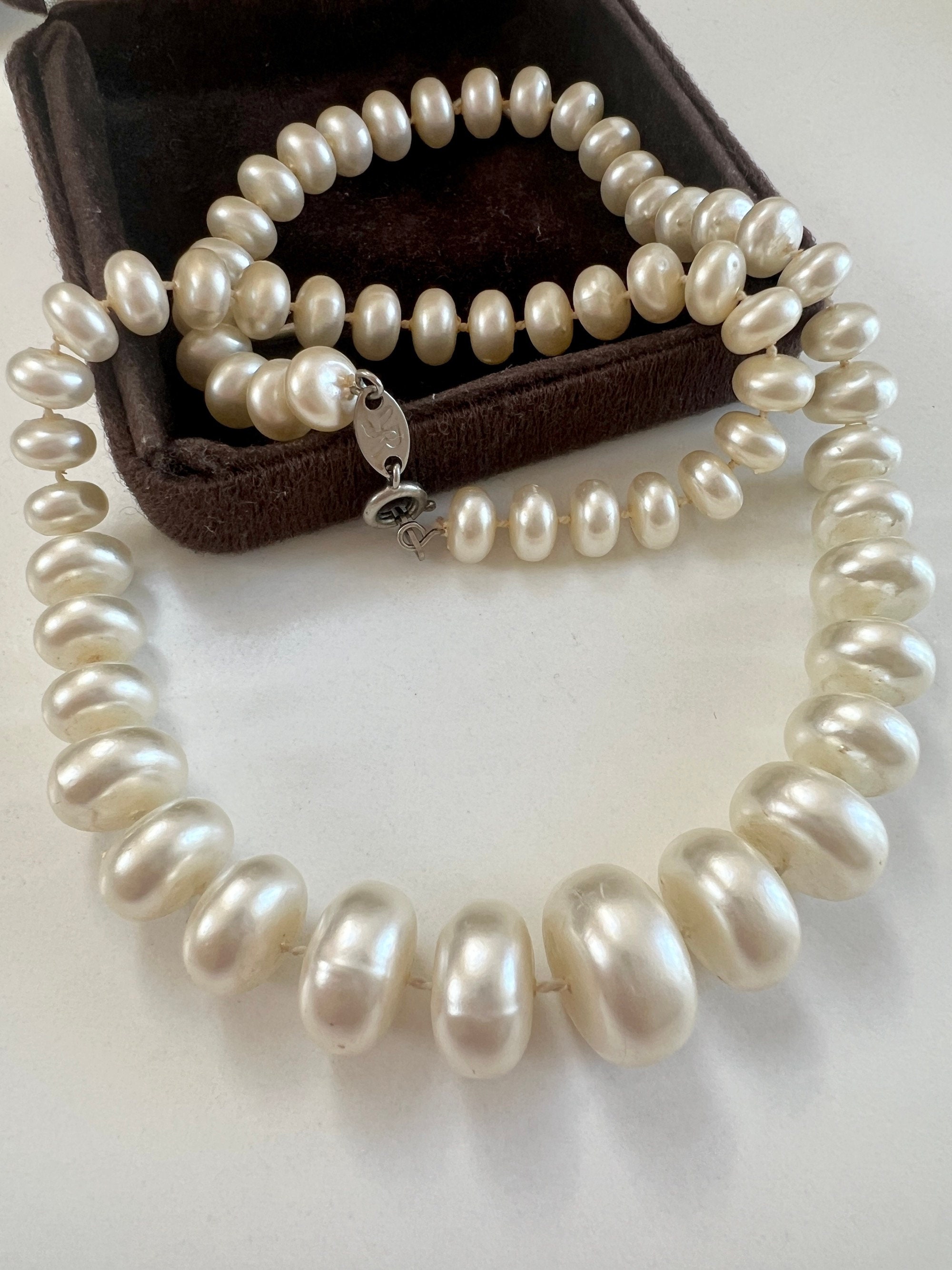 Vintage Gradient Creamy White Disc Faux Pearl Necklace From France