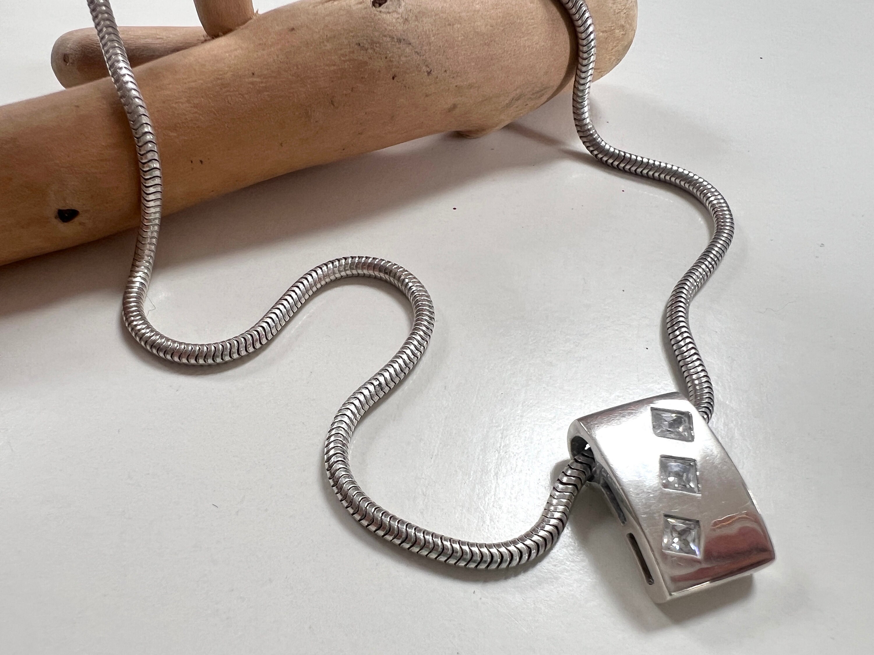 Vintage 925 Sterling Silver Pendant Necklace With Sparkling