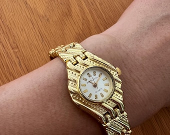 Bulova vintage Gold Tone Octagonal 32’mm Bezel Bracelet Watch Vintage Bulova Unisex Octagon Gold Tone Quartz Watch With  main image 2