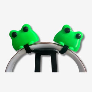 Söt groda med hörlurar | Kawaii | Söt kontorsinredning | Speltillbehör | Gamer