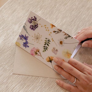 Carte de voeux florale maison, carte de correspondance avec enveloppe, carte vierge, carte d'anniversaire, carte de fête des mères, carte de remerciement, carte de fleurs pressées