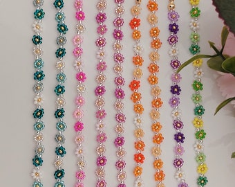 Gift for her, Sparkling daisy flower bracelet, Handmade daisy bracelets, Beaded daisy bracelet, Sed bead bracelets, Mother's Day Gift