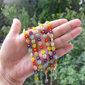 Daisy flower bracelet, Handmade daisy chain bracelets, Beaded daisy bracelet, Gift bracelets, Seed bead bracelet, Gift for her
