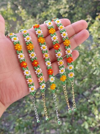 Candyfancy – Bracciale Margherita Placcato Oro Con Perline E Fiori, Per Donna E Ragazza (Lunghezza Regolabile 16-21 Cm)
