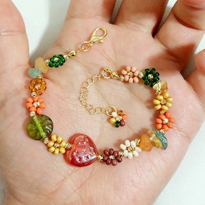 Handmade daisy chain bracelets, Beaded daisy bracelet, Daisy flower bracelet, Gift bracelets, Seed bead bracelet, Mother&#39;s Day Gift