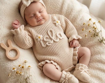 名入れベビーロンパースセット、刺繍入りベビーロンパース、新生児用ベビー服（女の子向け）