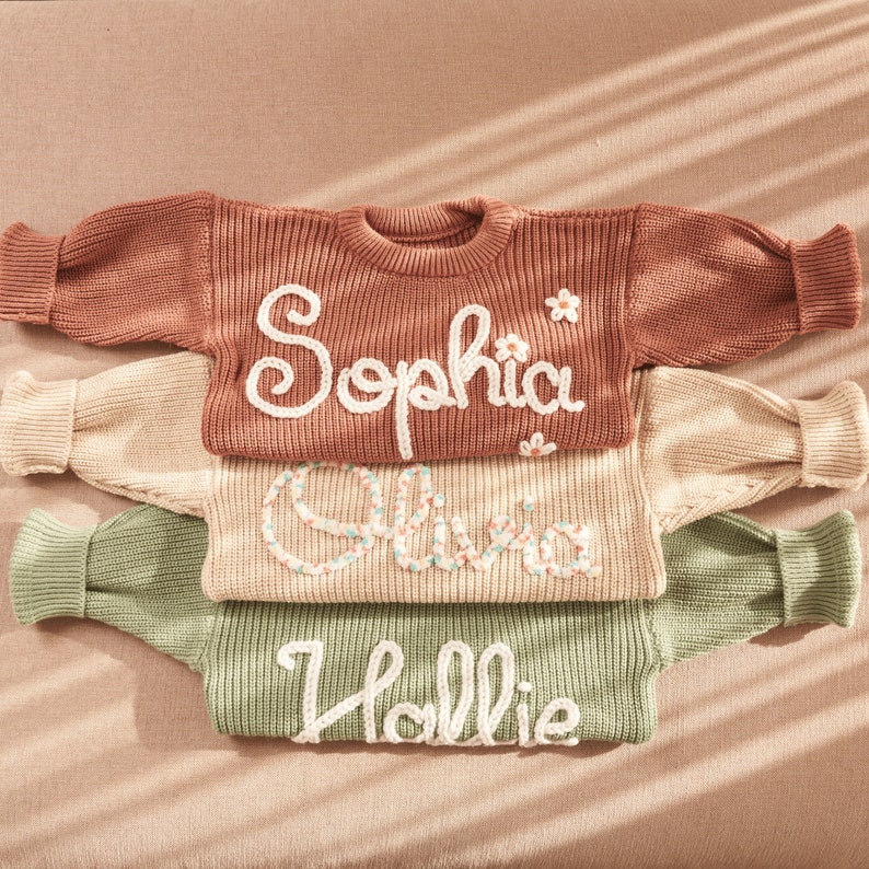 Suéter personalizado con nombre de bebé, sudadera bordada para niños, suéter de punto para niños pequeños, suéter de bebé personalizado con nombre, regalos personalizados para bebés imagen 1