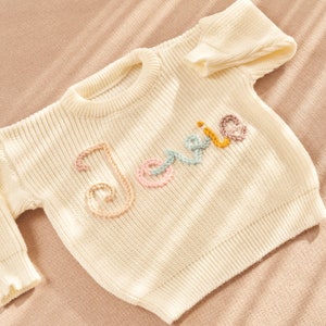 Personalisierter Baby-Namenspullover, Besticktes Kinder-Sweatshirt, Strickpullover Kleinkind, Benutzerdefinierter Baby-Pullover mit Namen, maßgeschneiderte Baby-Geschenke Bild 7