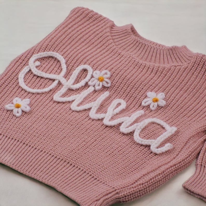 Pull personnalisé prénom de bébé, sweat brodé fait main pour nouveau-né, cadeau unique pour nouveau-né, idées cadeaux pour bébé image 2