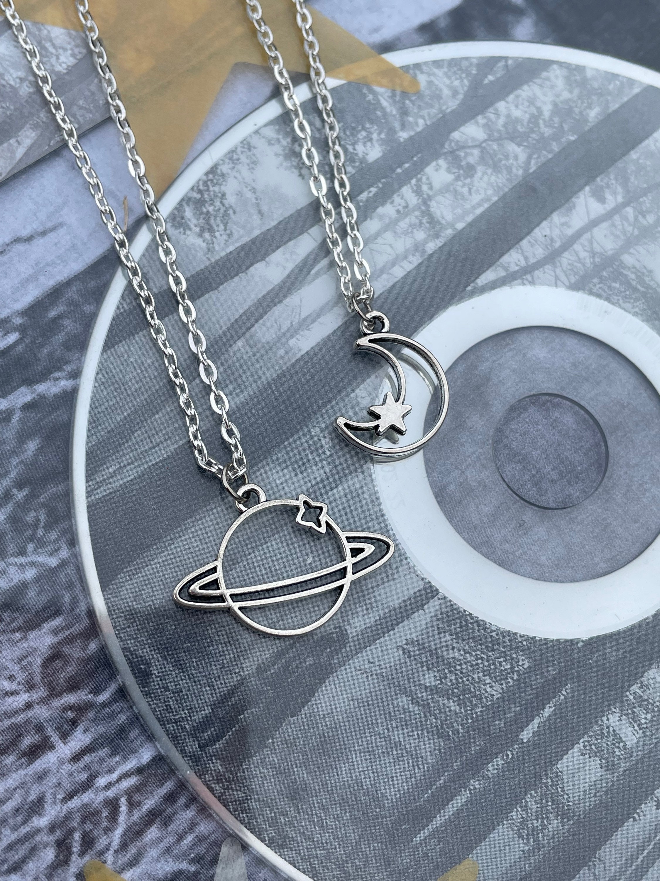 Taylor swiftie necklace - Etsy 日本