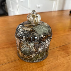 What a beautiful covered jar!  Look at all the wicked awesome Cut Maine Rocks!  Looking for something beyond unique?  You've found it!