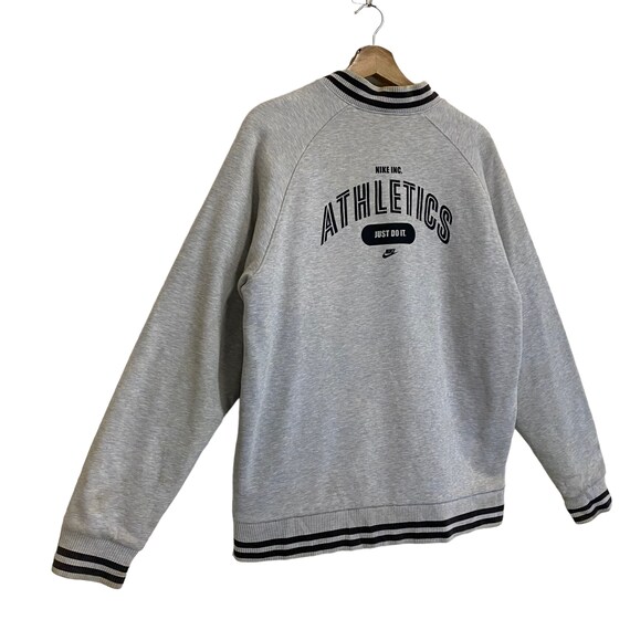 Nike varsity sweater shop