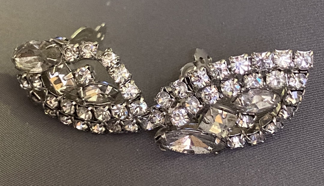 Vintage Simple Rhinestone Gold Leaf Earrings
