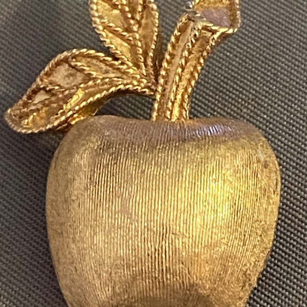 Vintage Avon Golden Apple Pin Classic Style 1970's