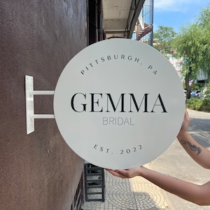 Custom Round Blade Sign - Double Sided Aluminum Wall Sign - Personalized Storefront Logo Sign for Cafes, Shops, Boutiques, Restaurants, Bars