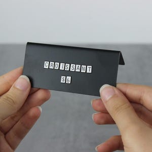 Letrero de metal para mostrador con letras intercambiables: etiqueta con nombre y precio para restaurante, etiqueta con nombre magnética para cafetería, letrero de precio de pie personalizado