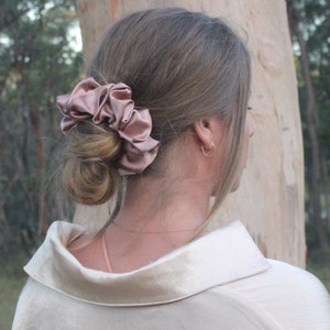 Luxurious Mulberry SIlk Scrunchie | Dusty Pink