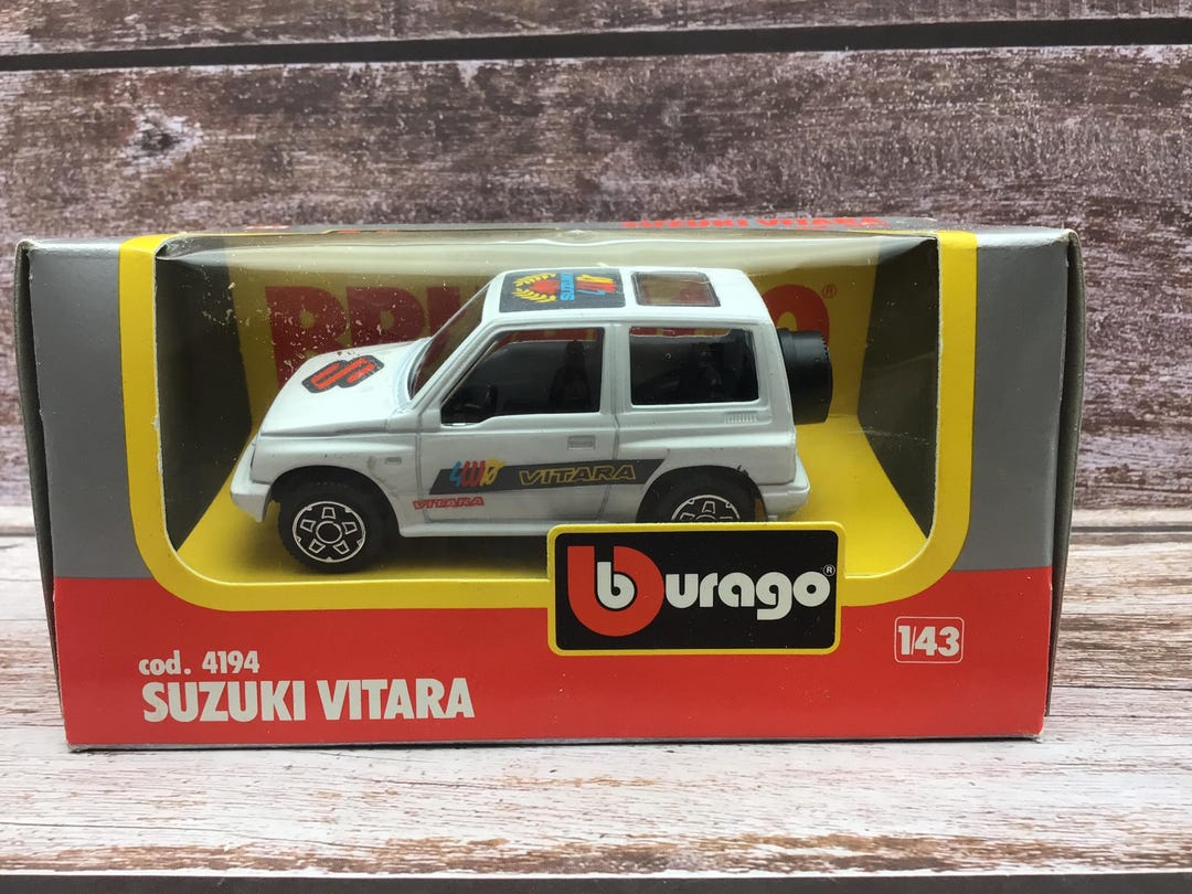 BBURAGO Suzuki Vitara / Red colour / Scale 1:43 / Burago
