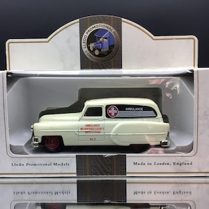 Lledo 1953 Pontiac van - Ambulanza - Milwaukee - modello promozionale vintage pressofuso - In scatola