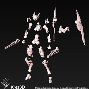 Op de afbeelding: Een gedemonteerde, lichtgekleurde robotmodelset met diverse onderdelen, waaronder ledematen, hoofd en wapens, gerangschikt tegen een donkere achtergrond. De tekst "Krez3D" en een productdisclaimer zijn zichtbaar.