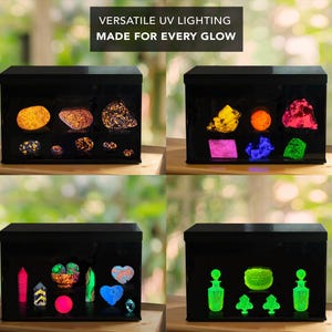 Puede incluir: Cuatro vitrinas negras que muestran varios minerales y objetos brillantes bajo luz ultravioleta. La parte superior de la imagen dice "VERSATILE UV LIGHTING MADE FOR EVERY GLOW". Las vitrinas contienen rocas, cristales y objetos decorativos en colores vibrantes.