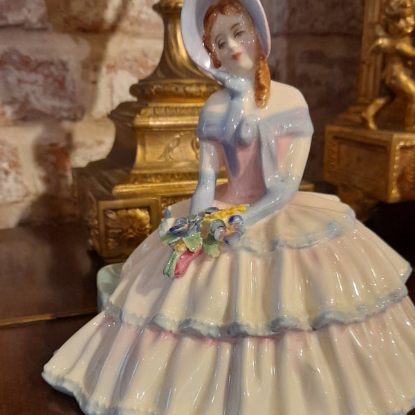 Royal Doulton figurine "Day Dreams "