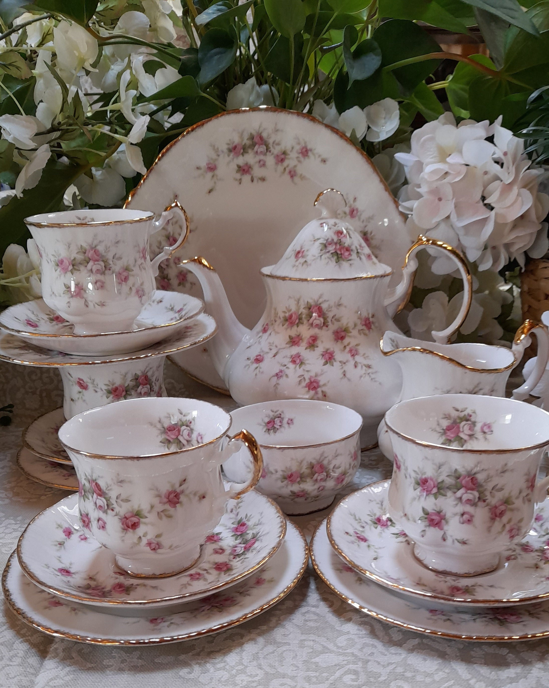 Royal Albert/paragon Victorian Rose Tea Set - Etsy