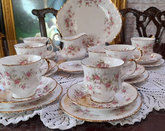 パラゴン  VictorianaRose  ヴィクトリアナローズ ディナー　６枚 Vintage Paragon Victoriana Rose Dinnerware, 88 Pc Service for 10
