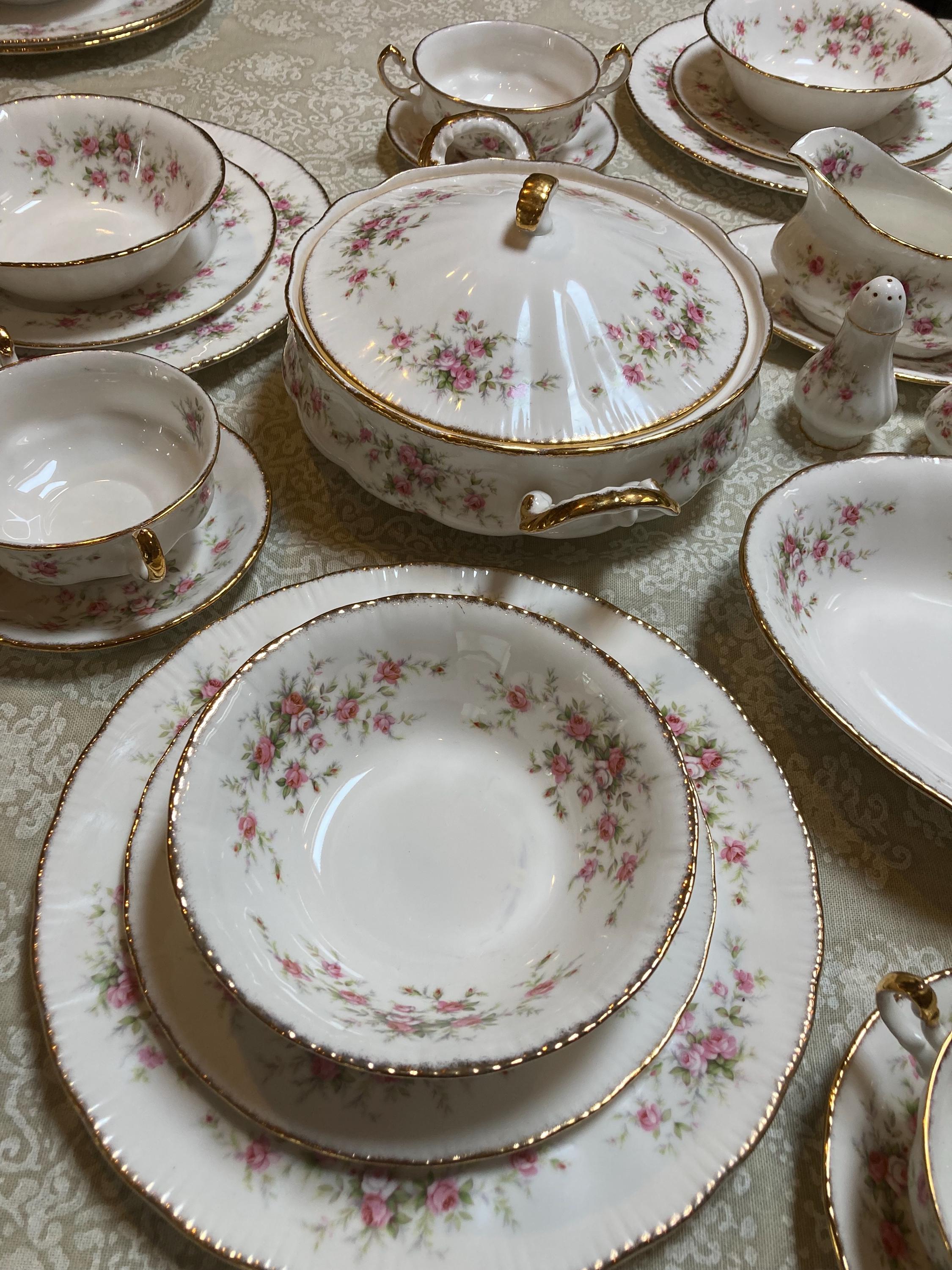 パラゴン  VictorianaRose  ヴィクトリアナローズ ディナー　６枚 Royal Albert/ Paragon Victorian Rose Dinner Set for 6 Person - Etsy
