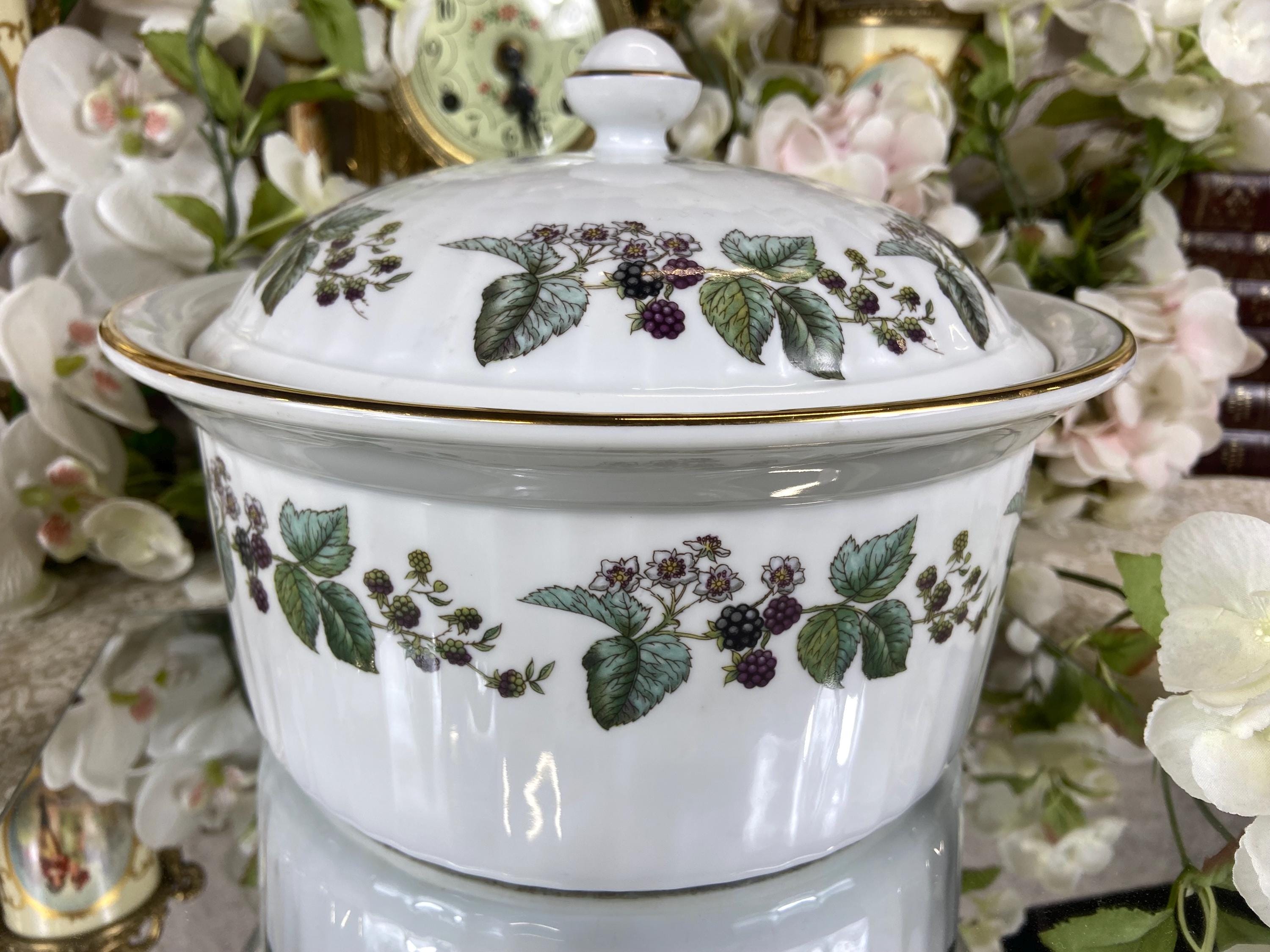 新品 英国製 WORCESTER【Lavinia】オーブン ディッシュ Royal Worcester, Lavinia (White Body, Bone) | Replacements, Ltd.
