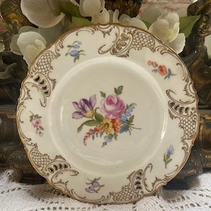 An Antique Nymphenburg collectable desert plate. Circa 1802