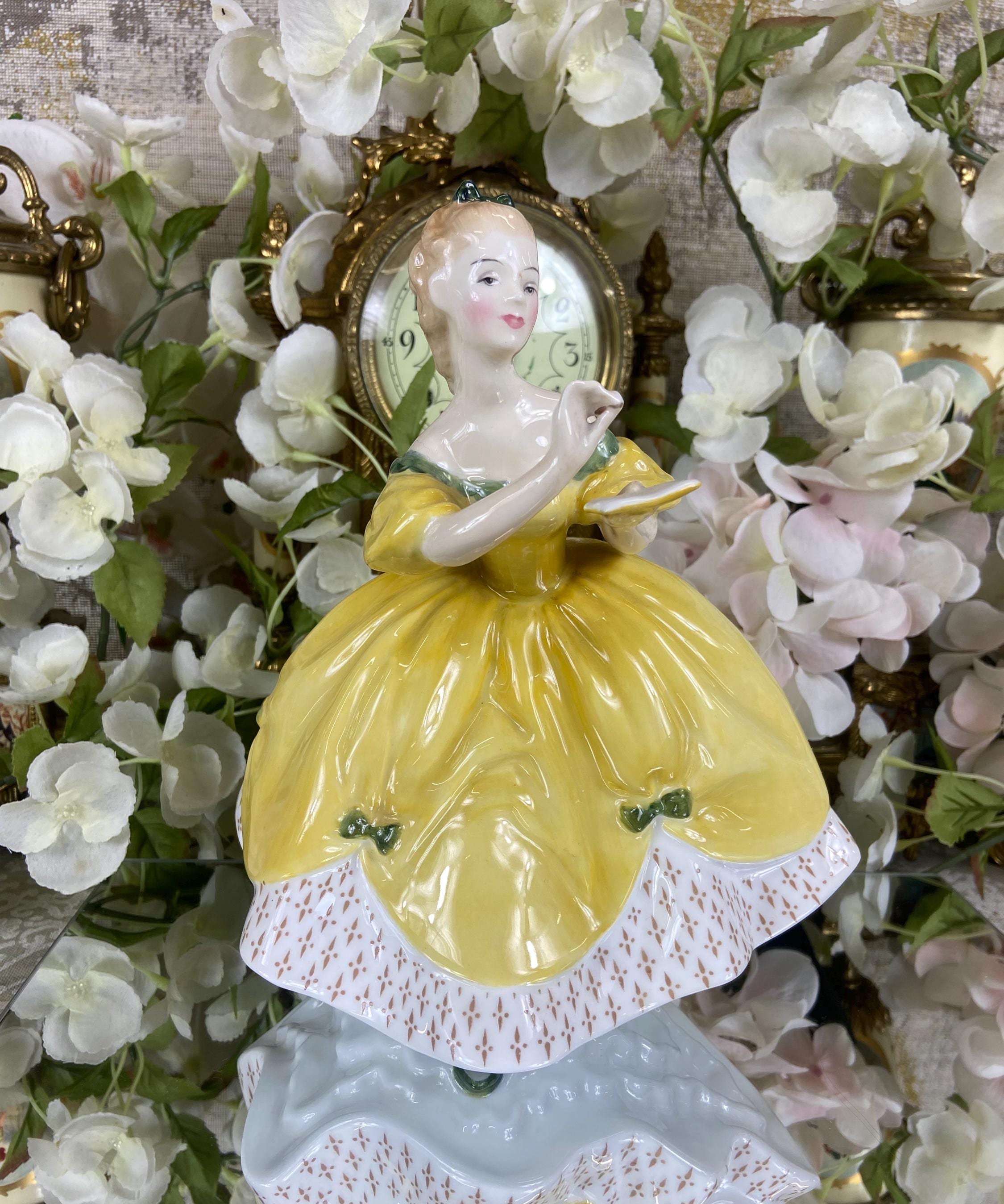 置物   figure The Last Waltz Royal Doulton Figurine the Last Waltz Figurine - Etsy