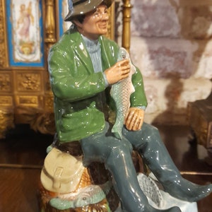 Royal Doulton Figurine The good catch