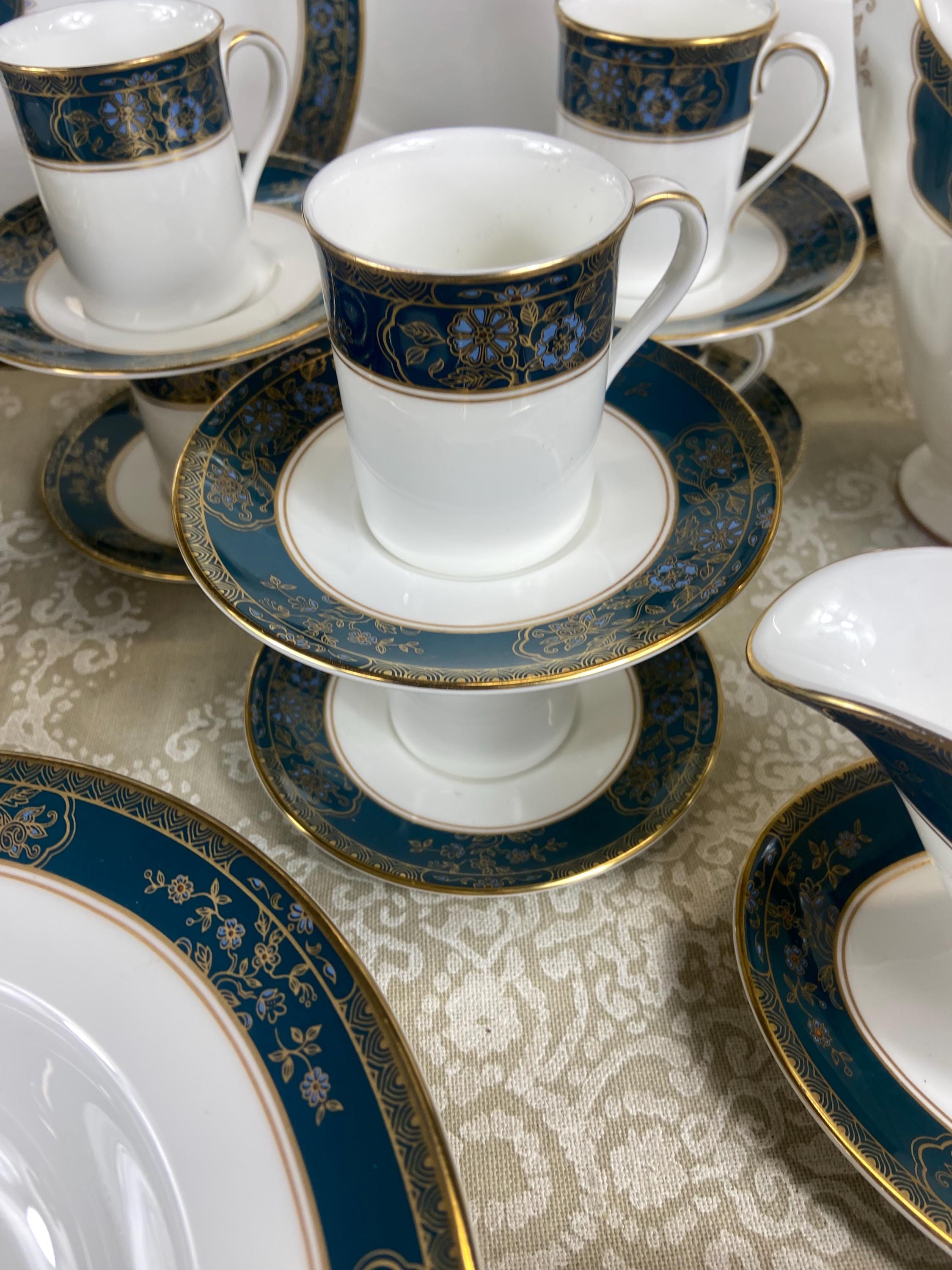 Royal Doulton Carlyle Dinner Set - Etsy