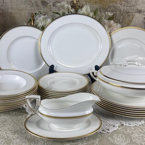 Royal Worcester Viceroy dinner set