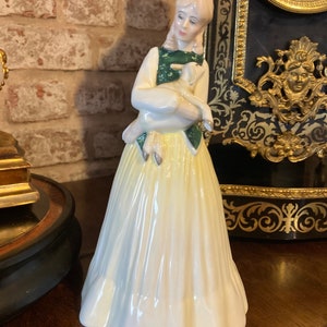 Royal Doulton Figur “Springtime “