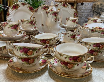 Royal Albert “Old Country Roses “ dinner set