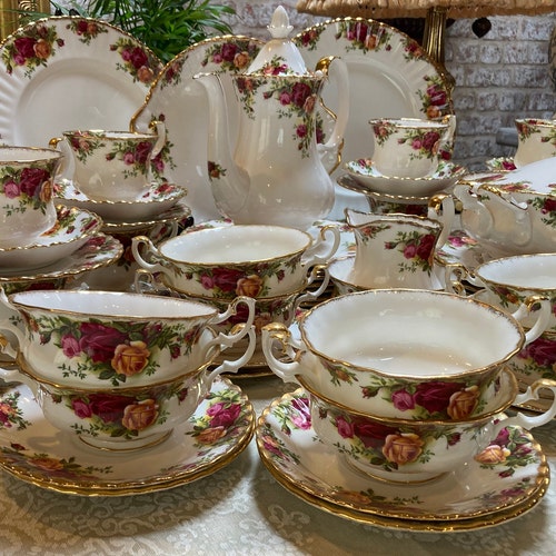 Royal Albert “old Country Roses “ Dinner Set - Etsy