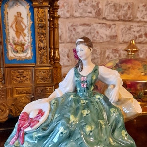 Royal Doulton figurine "Elyse "