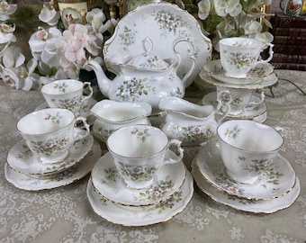 Royal Albert Haworth, 20 Piece Service for 4, Dinnerware Set