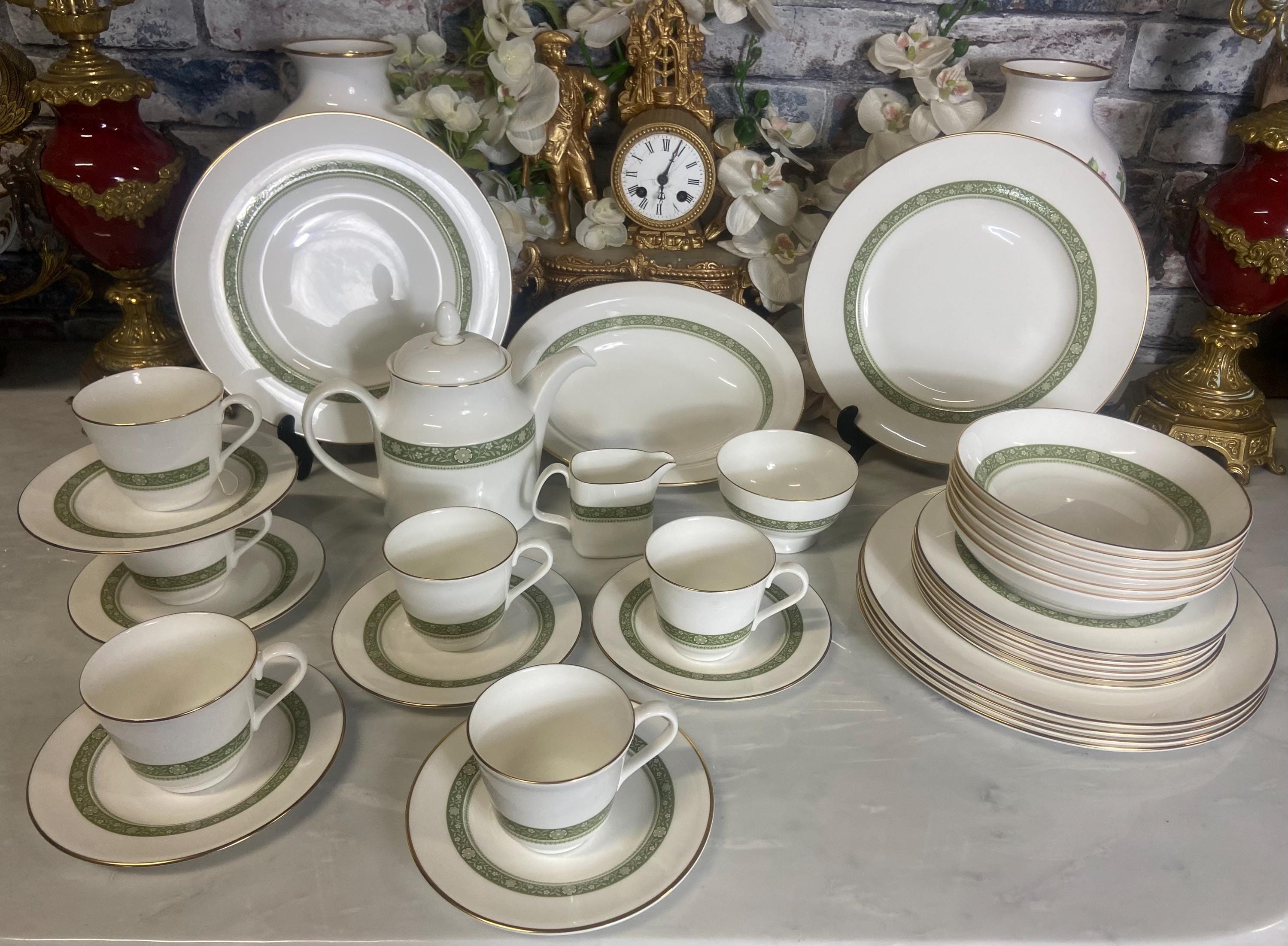 Royal Doulton Dinnerware Sets - Etsy Canada
