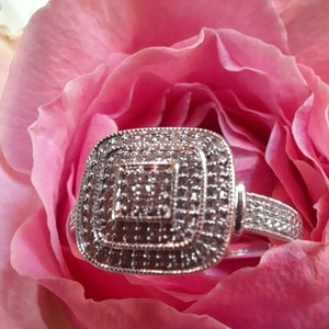 Vintage 9ct White Gold Cluster  Diamond ring size N