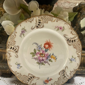 An Antique Nymphenburg collectable desert plate. Circa 1802